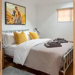 Luxury City Centre Accommodation Sleeping 2